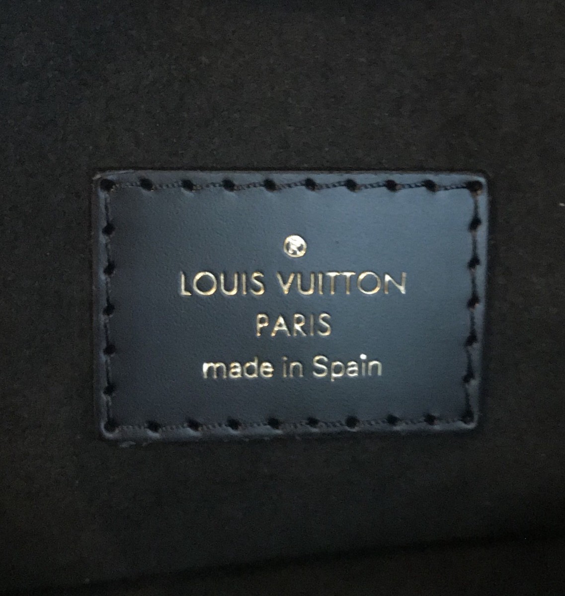 NEW LOUIS VUITTON Large CITY POUCH + RECEIPT, Stories Collection, Patches