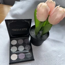 BH Cosmetics, Venom Poison Shock 9 Color Shadow Palette Take A Bite RARE!