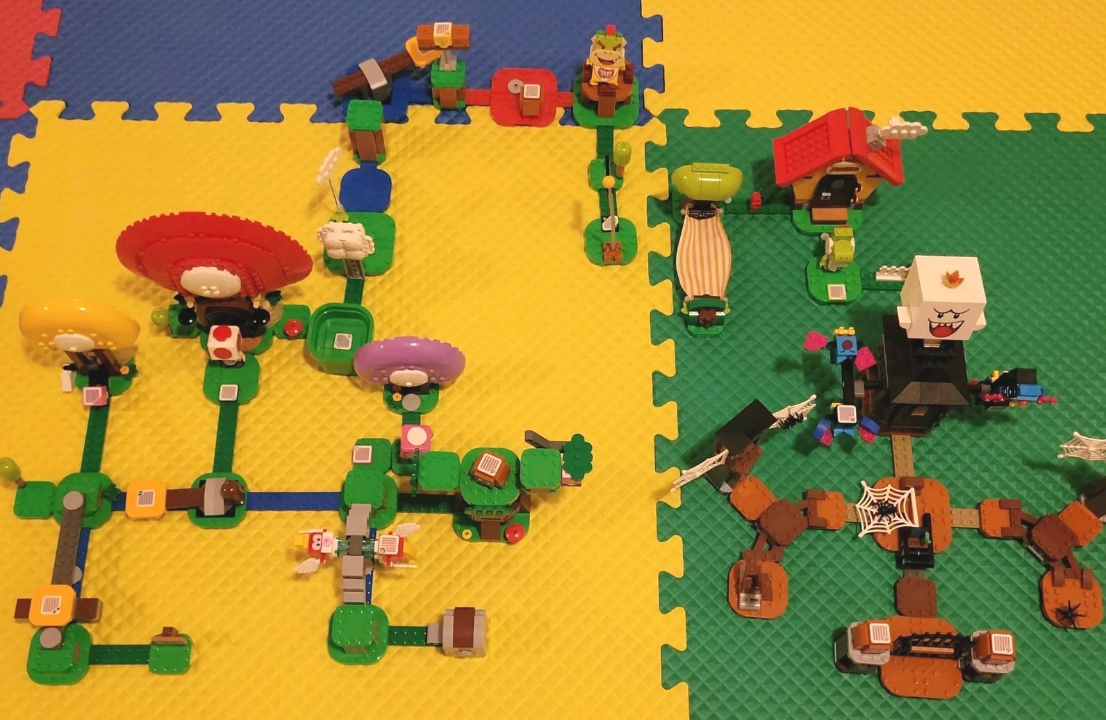 4 Set LEGO Super Mario Expansion Bundle with Toad Treasure King Boo Starter and Yoshi