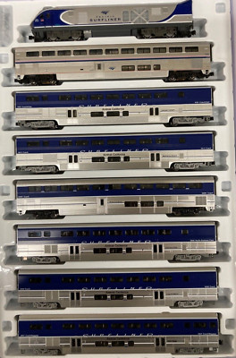 N Kato SC-44 Charger, Amtrak Pacific Surfliner 8-Car Set Los Angeles #106-9001/2