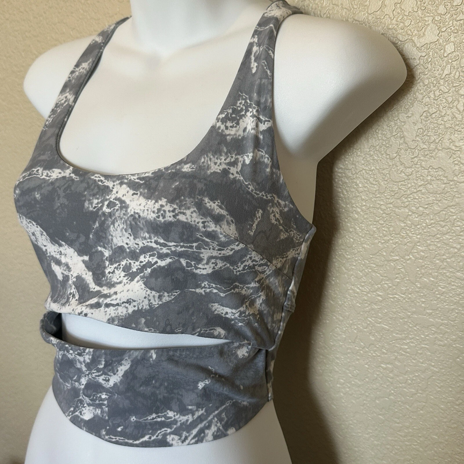 manduka aurora racerback front cut out tank-bra