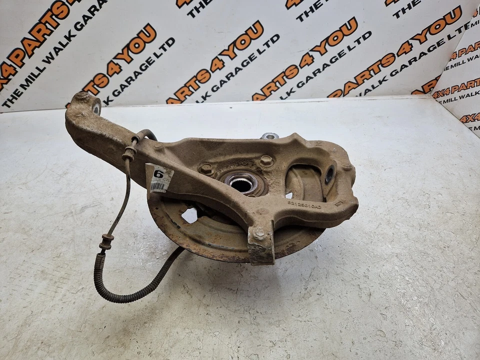 2009 JEEP CHEROKEE KK 2.8 CRD RIGHT FRONT WHEEL HUB STEERING KNUCKLE 52125010AD - Image 4 of 4