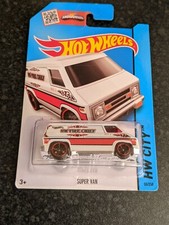 Hot Wheels CFJ28 2015 HW City HW Rescue Super Van 55/250 White - Fire Chief
