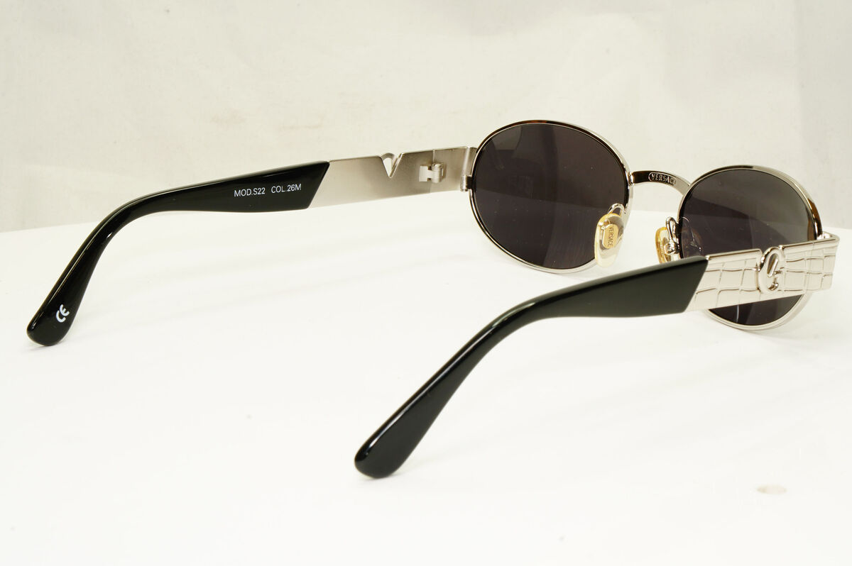 Gianni Versace 1996 Vintage Unisex Silver Oval Metal Gianni Versace 1996 Vintage Unisex Silver Oval Metal