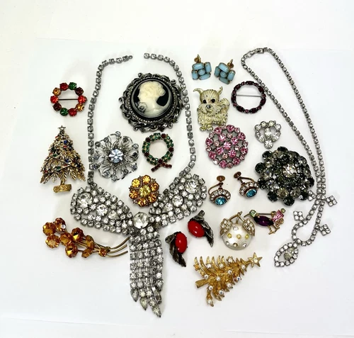 Vintage Colorful Costume Jewelry Lot Some Signed Rhinestone 20 Pieces V589