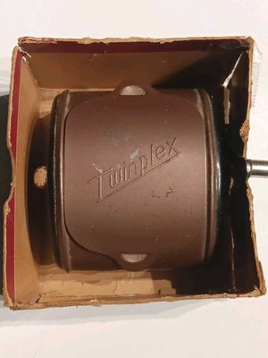 Vintage/Antique Twinplex Razor Blade Stropper Model G125 