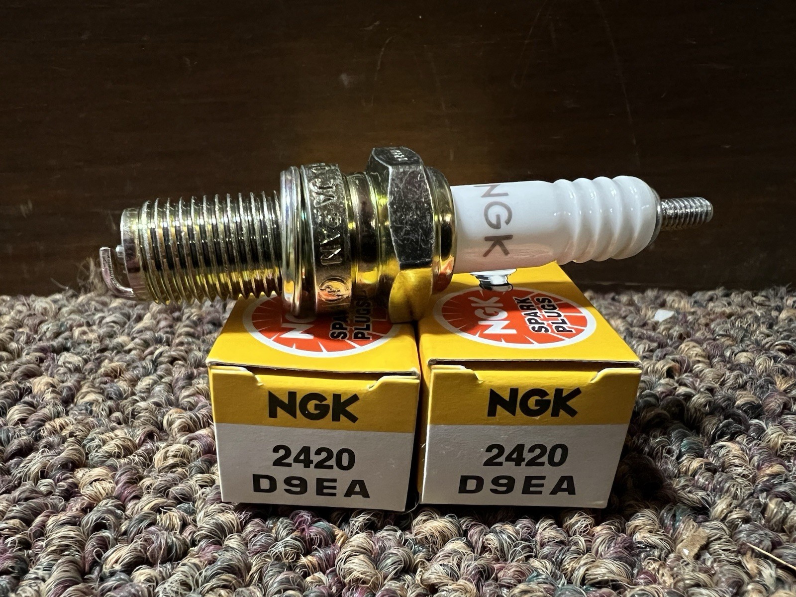 New 2 Pack Genuine NGK 2420 Spark Plug D9EA