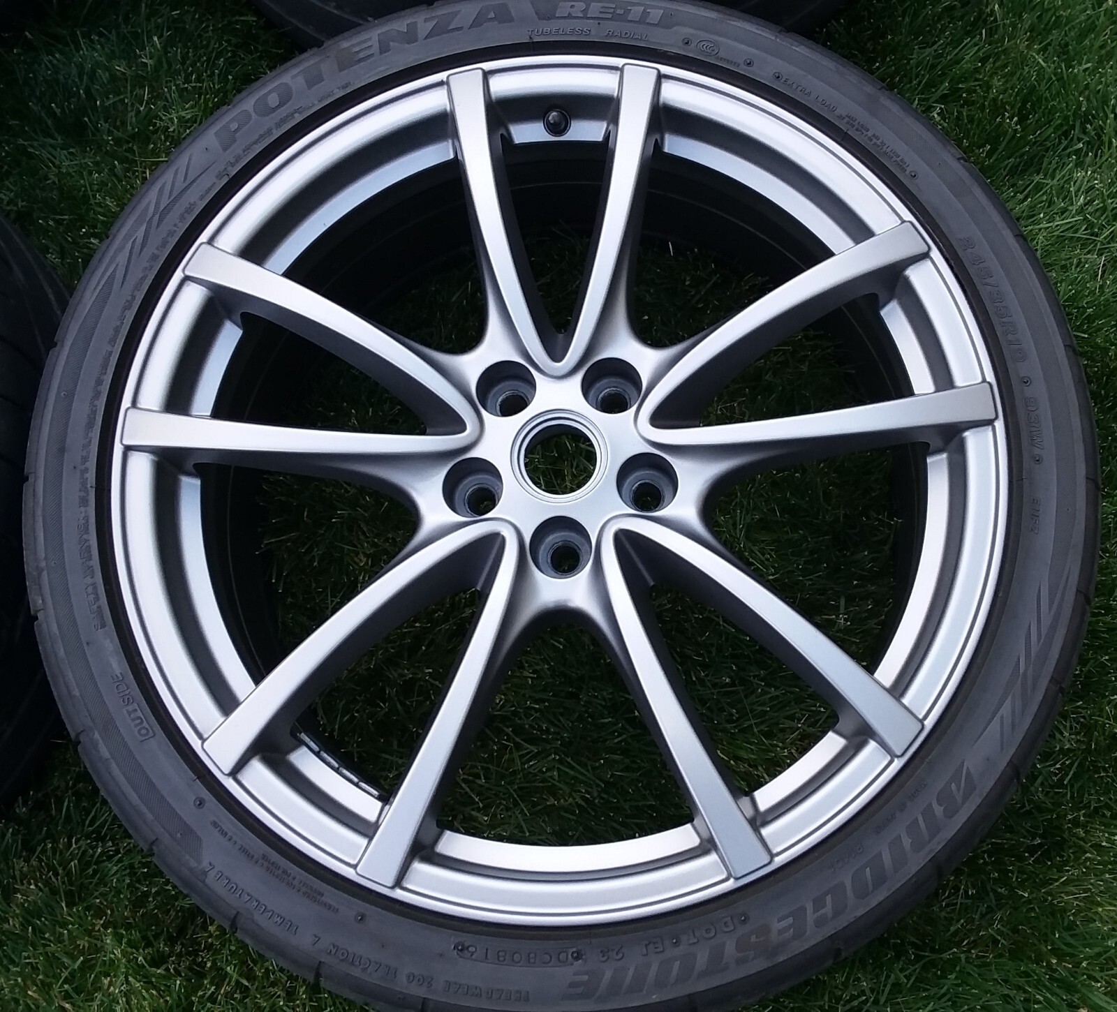 Ferrari 430 Scuderia Wheel Set 19" OE Wheels 226576 and 226580
