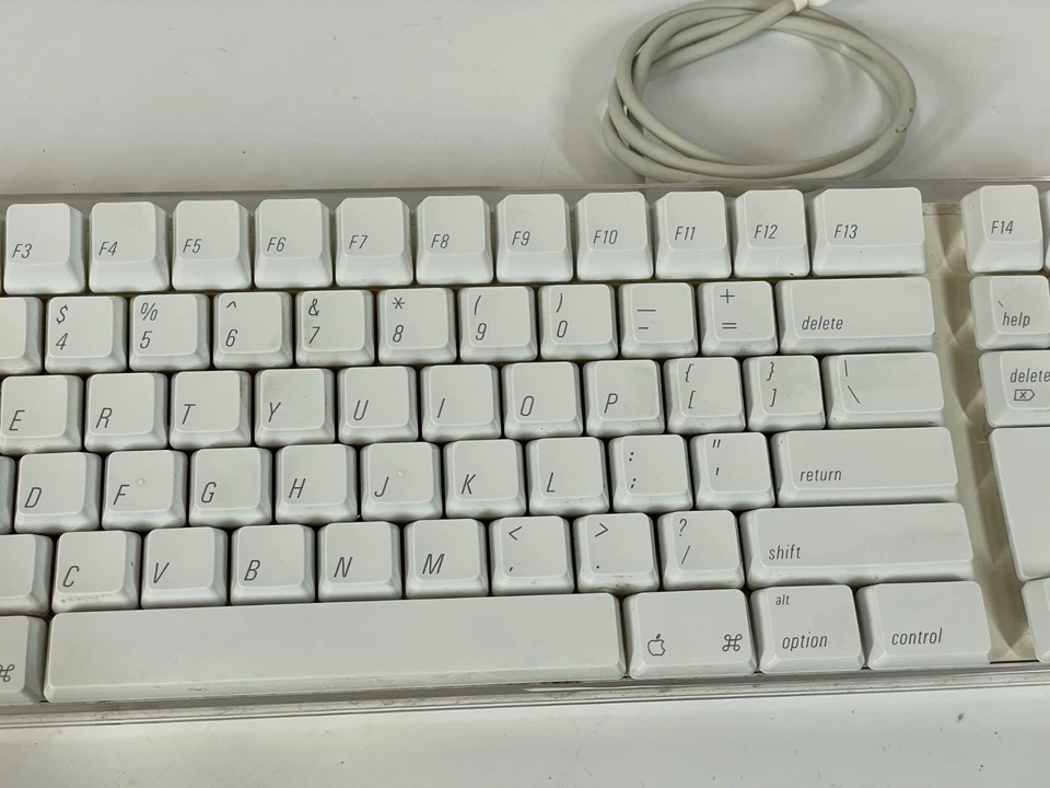 🍀 GENUINE Apple Mac White USB Wired Keyboard iMAC G3 G4 G5 eMAC A1048 - Image 3 of 4