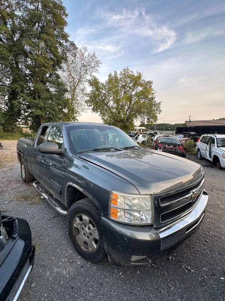 11 12 13 CHEVY SILVERADO 1500 Air Conditioning AC Compressor - Image 2 of 4
