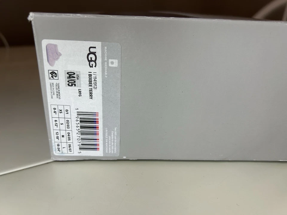 罕见 UGG 婴儿短靴 4/5 码。  I BIXBEE TERRY。 紫丁香 — 第 4/4 张图片