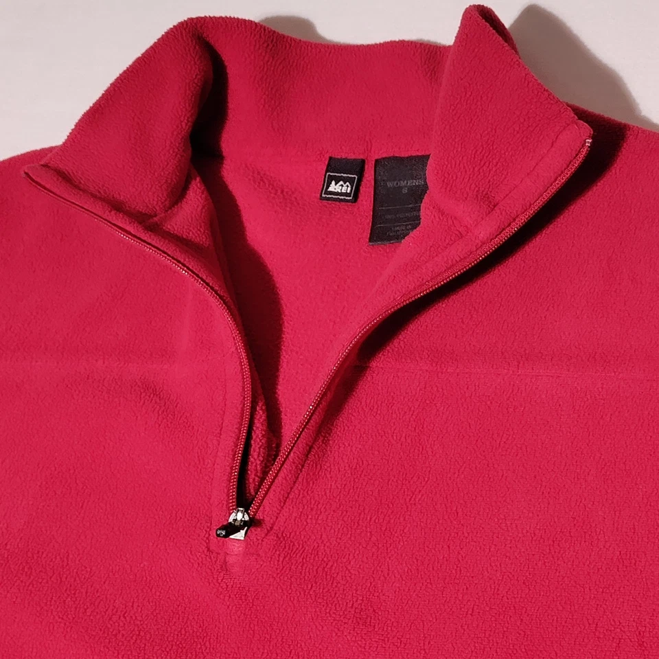 Женский красный пуловер REI из полиэстера на молнии 1/4 - маленький - Изображение 3 из 4