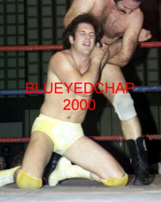 GREG GAGNE VS BLACKJACK LANZA WRESTLER 8 X 10 WRESTLING PHOTO AWA