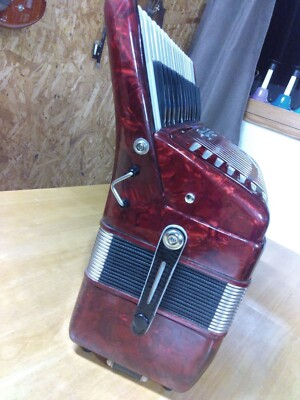YAMAHA Accordion YA-21 Red 32 Keyboard 21 Bass with soft YAMAHA Accordion YA-21 Red 32 Keyboard 21 Bass with soft