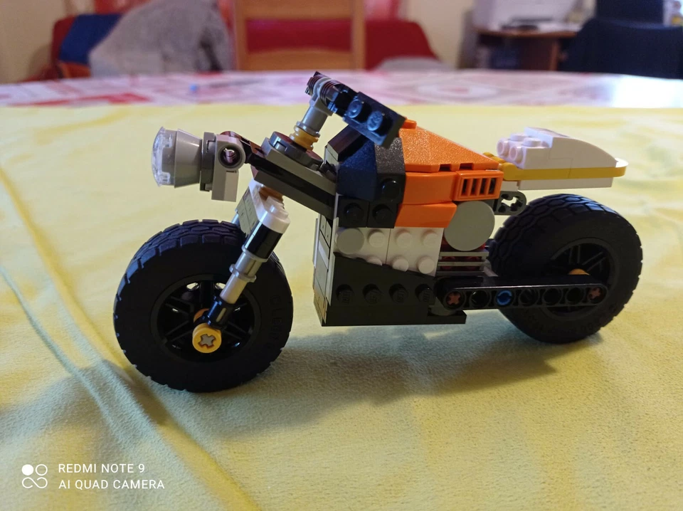 LEGO Creator 31059 Sunset Street Bike, foto 2 di 3