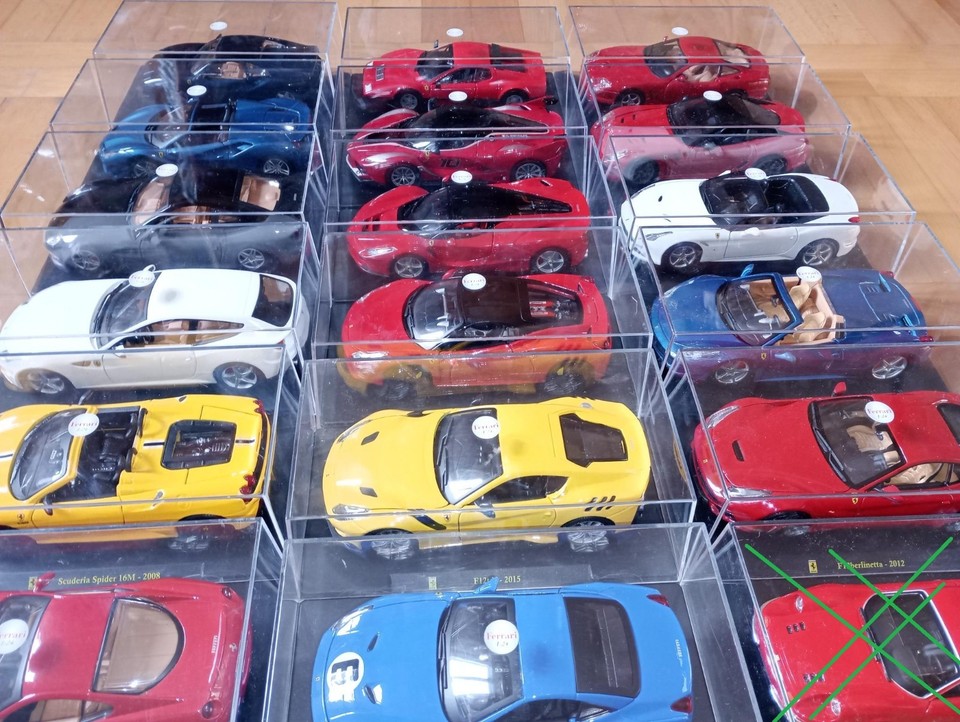 lot-18-ferrari-models-1-24-scale-collection-le-grandi-ferrari-1-24