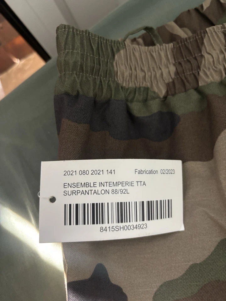 Pantalons Surpantalon imperméable camouflage TTA 88/92L militaire neuf - Photo 3/4