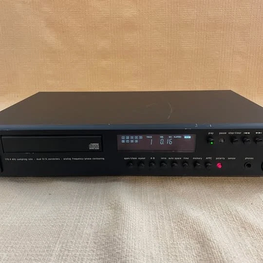 Adcom GCD-575 Compact Disc CD Player 176.4 kHz Dual D/A Converters WORKING - Image 3 of 4