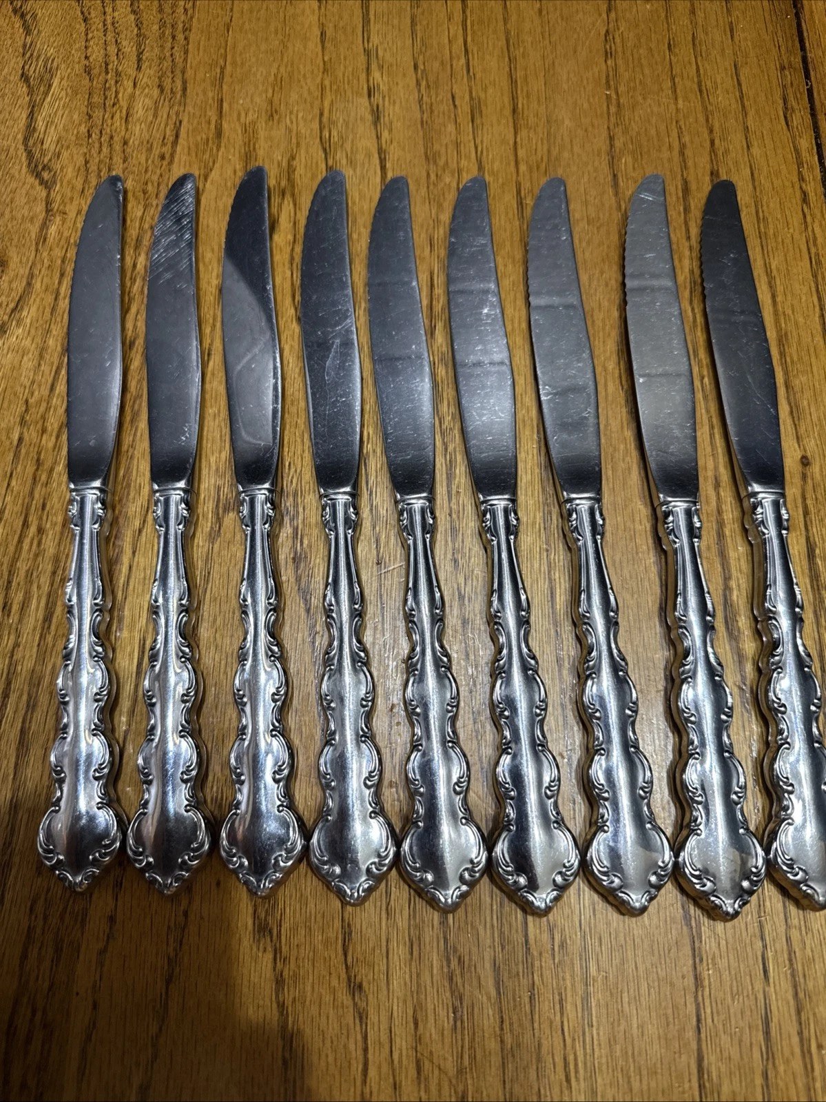Oneida Deluxe MOZART 11 Serrated Steak Knives Glossy Stainless Steel Flatware