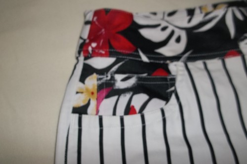 Chico's White w Black Stripes Floral Waist Stretch Size 0.5 Small Capris Pants - Picture 5 of 7