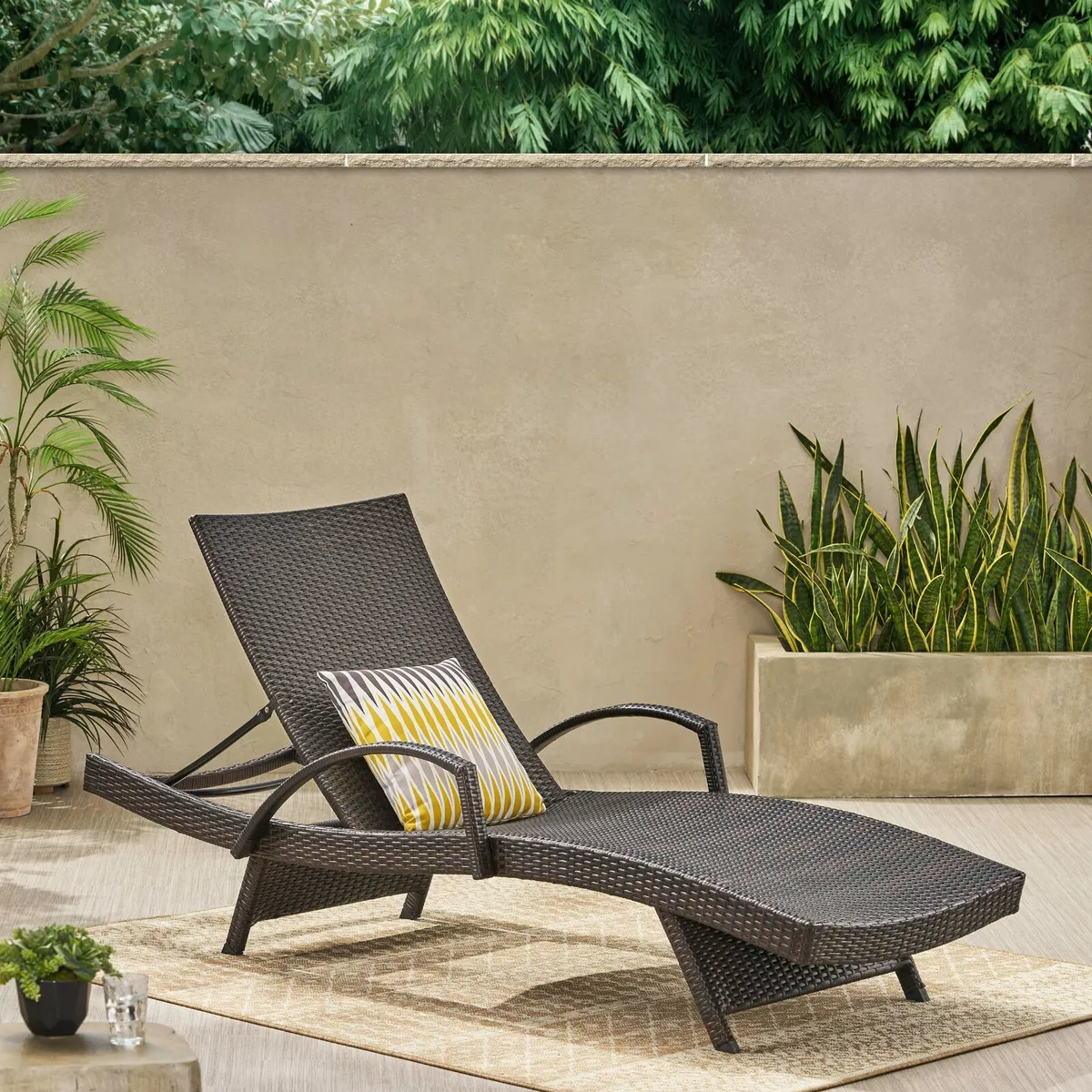 Curved chaise online