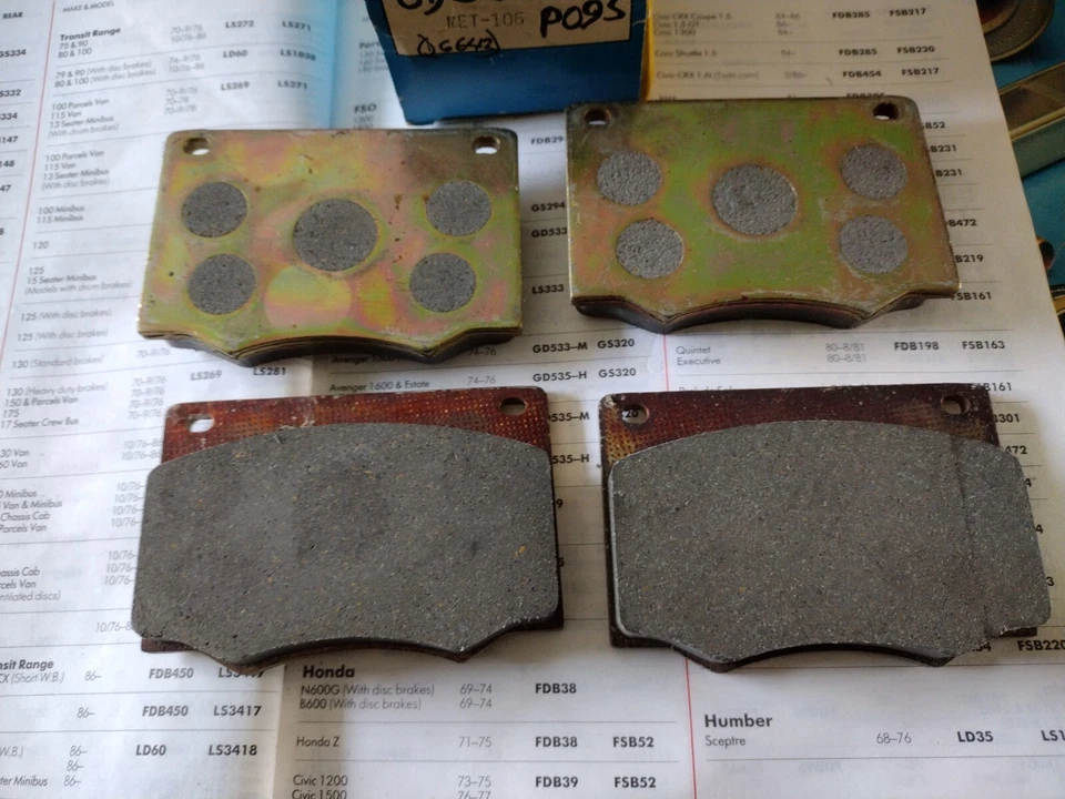 Plaquettes de frein NEUVES - CONVIENT : FORD CORTINA MK3 ESTATE 2000cc et TAUNUS (1970-76) - Photo 3/3