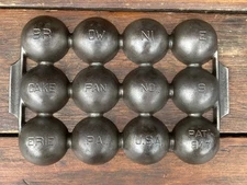 Griswold Cast Iron 12 Cup Brownie Pan