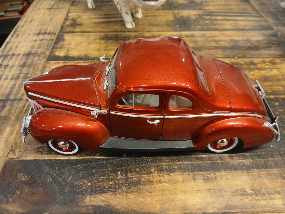 Motor Max 1940 Ford Sedan Red Die Cast, Scale: 1/18, No. 73108 - Image 2 of 4