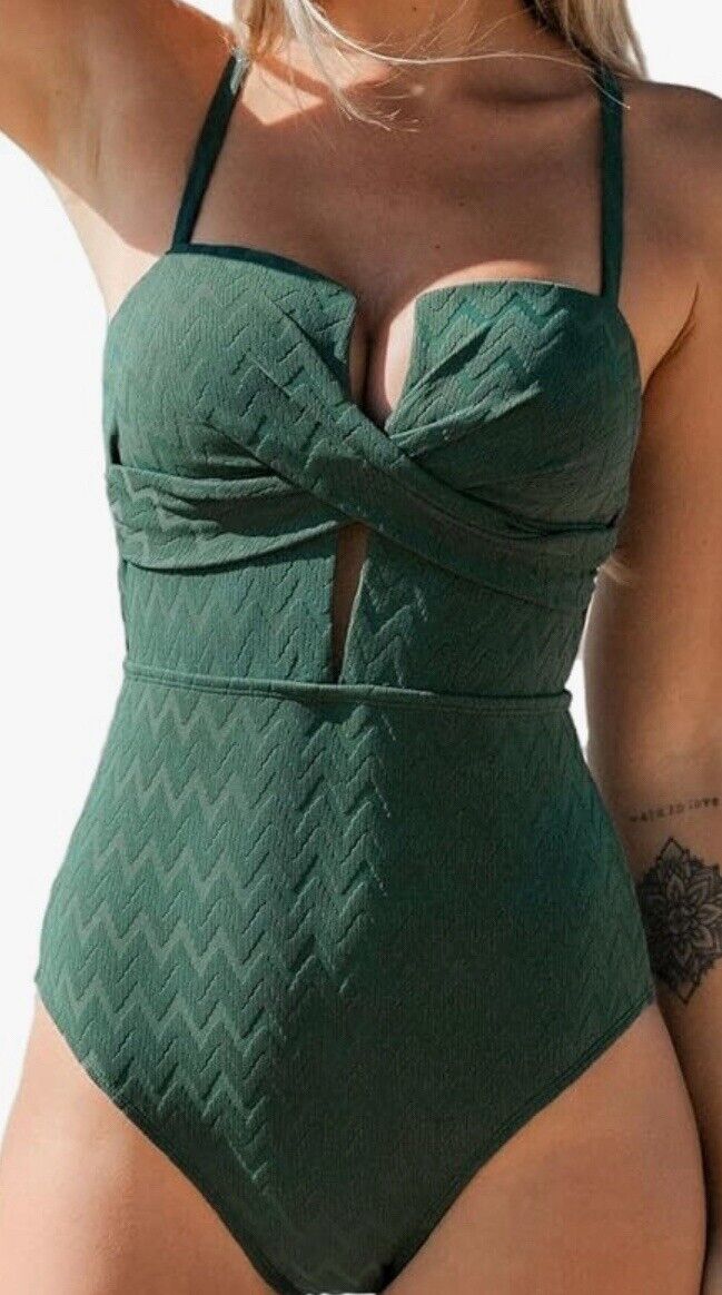 Foto 1 di 7
