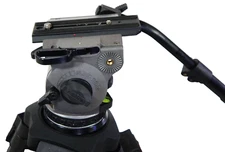 CARTONI FOCUS F100 FLUID HEAD 100mm WEDGPLATE PANBAR TIE DOWN KNOB SERVICED 22Lb