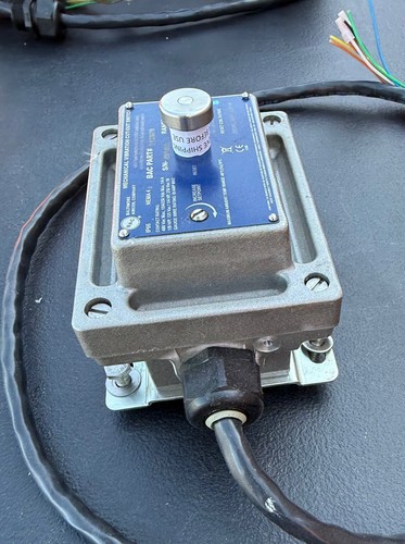 Baltimore Aircoil Company Vibration Cut-Out Switch 312879 New Never Installed - Picture 2 of 7