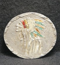 WH13127 AMAZING VINTAGE 1977  INDIAN CHIEF W/ FULL HEADDRESS  ART BELT BUCKLE