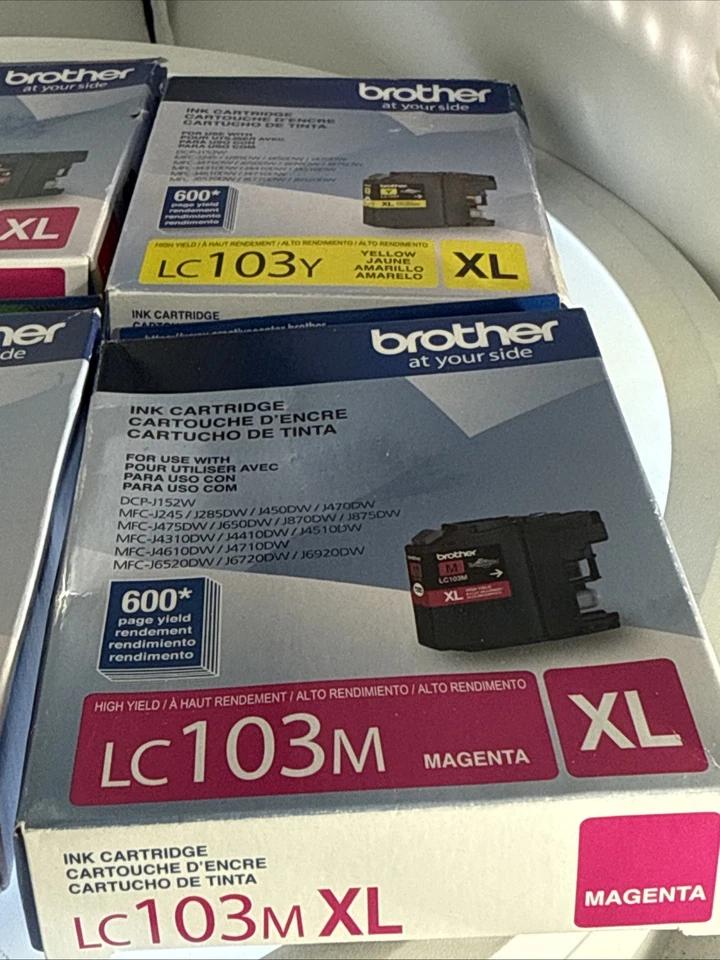 Lote de 4: Cartucho de tinta Brother High Yield magenta LC103 XL (2), magenta, amarillo Foto 2 de 4