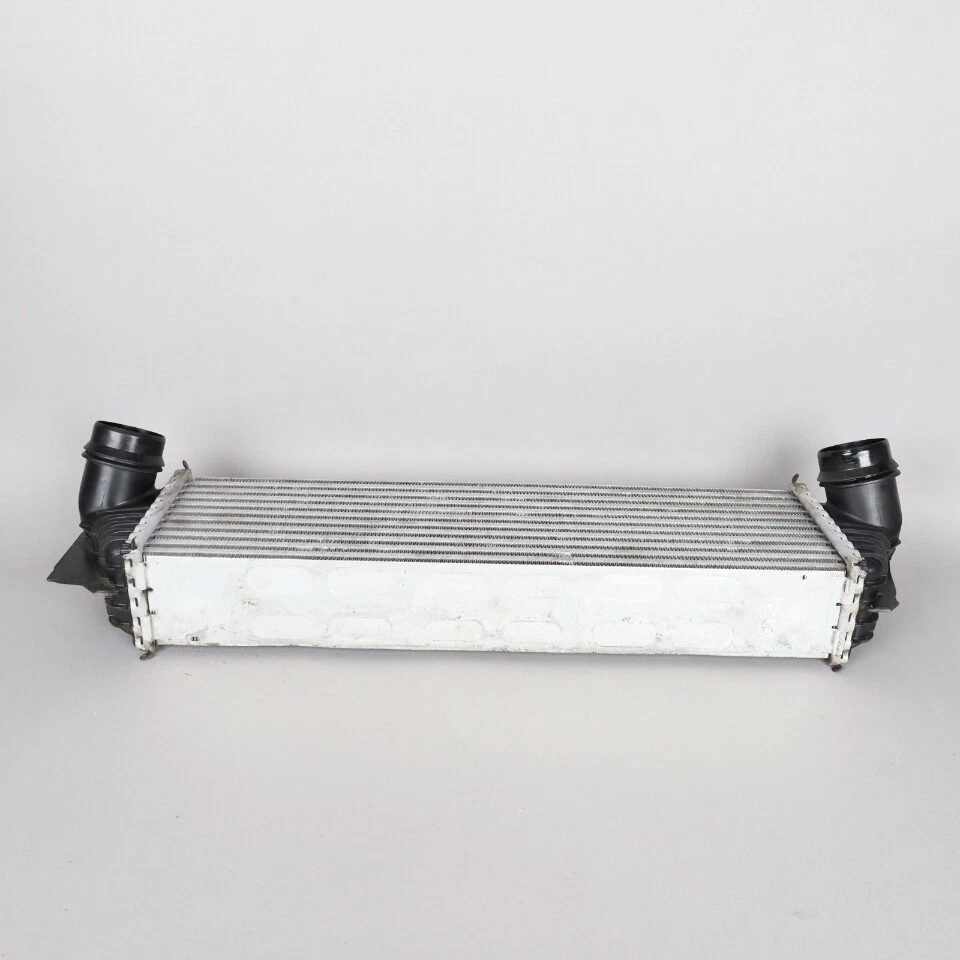 2010-2017 BMW 535i 535i GT 740i 740Li Intercooler 17517577115 OEM Used Foto 2 de 4