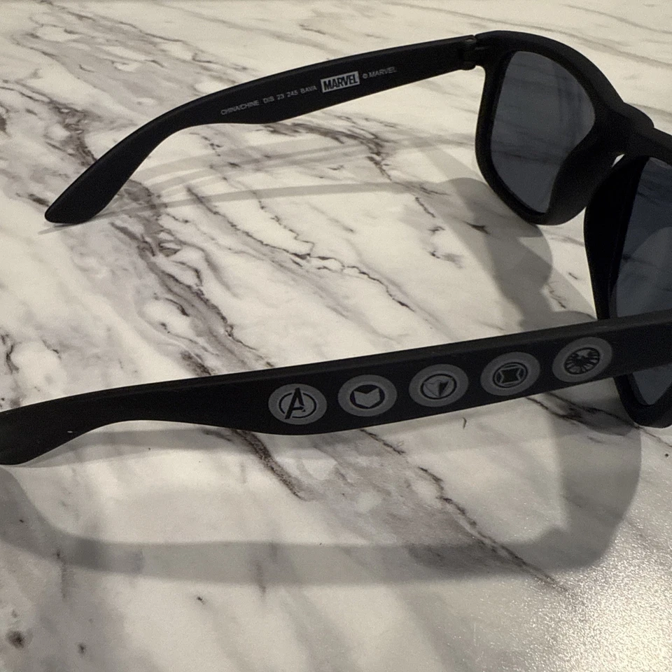 Gafas de sol para adultos 2024 Disney Parks Marvel Avengers Superhéroes Foto 3 de 4