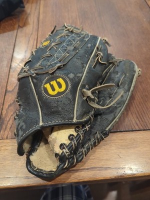 Wilson A2115 Roger Clemens 12'' Snap Action Professional Model Baseball Glove RHT