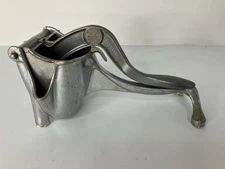 Vintage WEAR-EVER Aluminum Juicer Manual Citrus Press- Made in USA