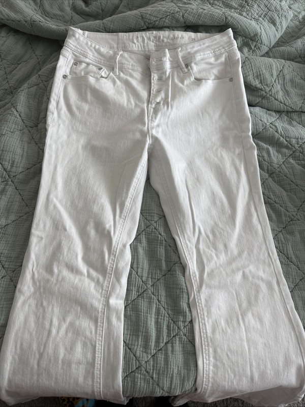 Grace In LA White Denim Jeans with Flare Leg and Front Pocket Detail Size 29