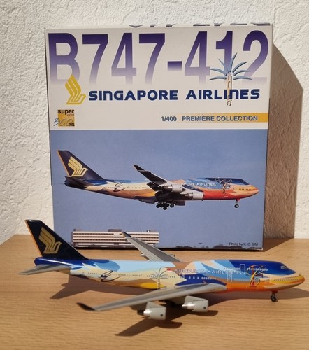 Dragon Wings 1:400 B 747-400 Singapore Airlines Tropical Megatop - Foto 1 di 2