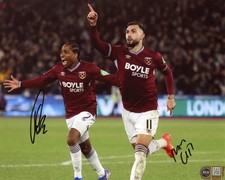 Taty Walker-Peters Multi Signed 10x8 West Ham Photo ACG CERTIFIED AG120251