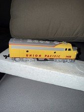 Bachman HO Gauge Diesel Locomotive 1:87 Union Pacific 1468 Yellow