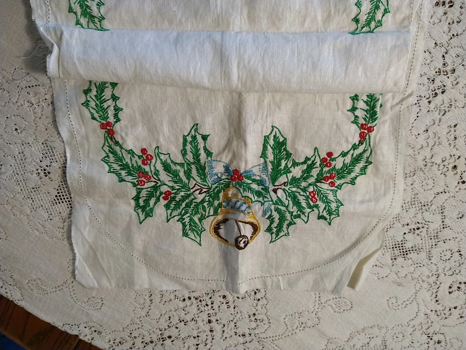 Corredor de mesa de lino Dexter Lee Wards COMPLETADO 02-00873 campanas de Navidad acebo Foto 4 de 4
