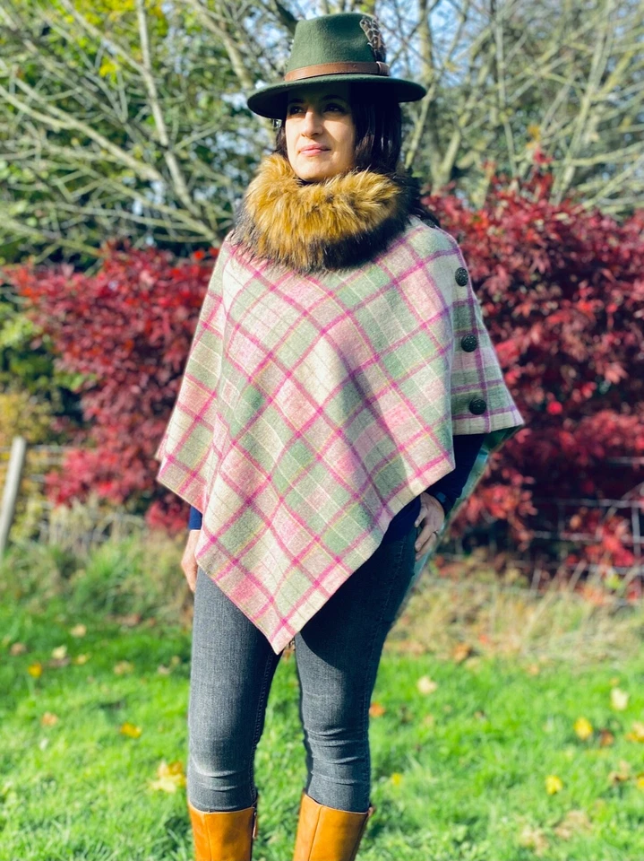 Handmade Lady's Green Pink Check Tweed Cape Poncho - Image 4 of 4