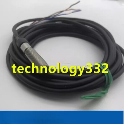 Interruttore fotoelettrico E3T-CD11 E3TCD11 12-24 VDC 2M nuovo *af Interruttore fotoelettrico E3T-CD11 E3TCD11 12-24 VDC 2M nuovo *af