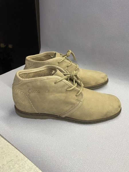 Women Ecco Boots Gold Nubuck 38