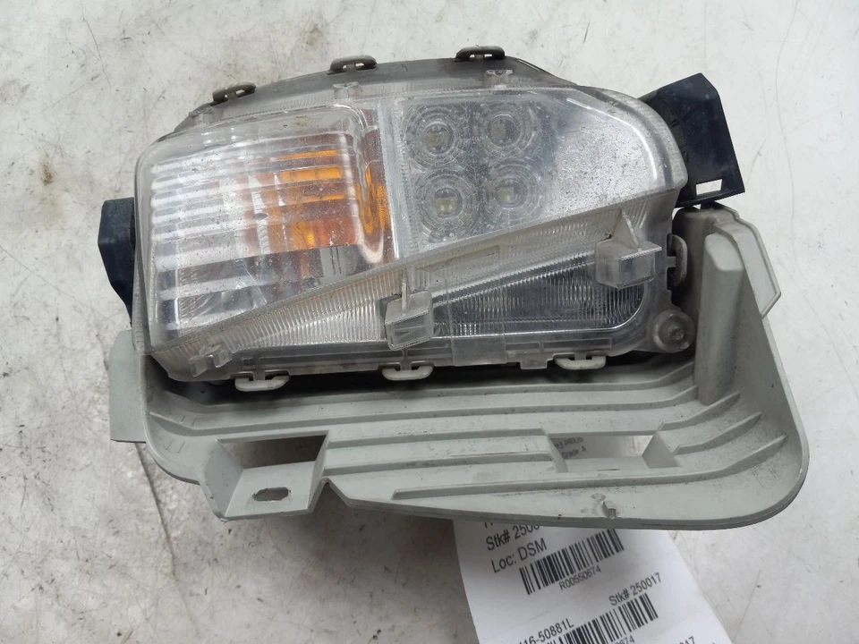 14 15 16 17 18 19 20 TOYOTA 4 CORREDORES CONDUCTOR ESQUINA ESTACIONAMIENTO LUZ ANTINIEBLA Foto 2 de 4