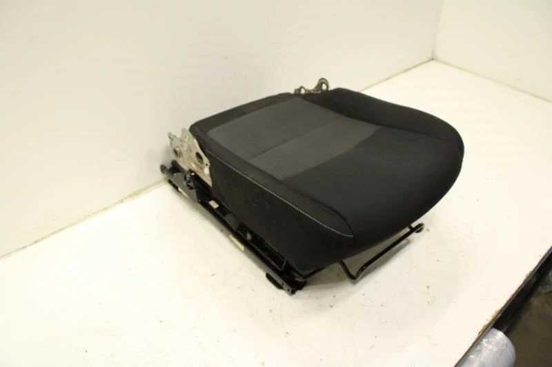 Marco de oruga asiento inferior delantero izquierdo Nissan Sentra 20-24 con cojín 87350-6LB2A *ReaD Foto 3 de 4