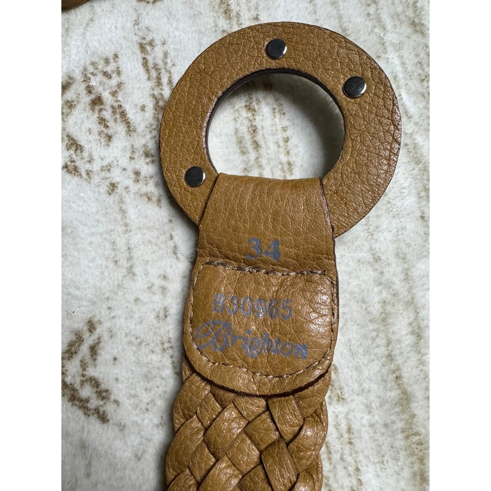 Cinturón de cuero trenzado Brighton tostado/camello con detalles florales y hebilla plateada-talla 34 Foto 4 de 4