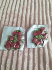 20 ribbon rosebuds BNIP