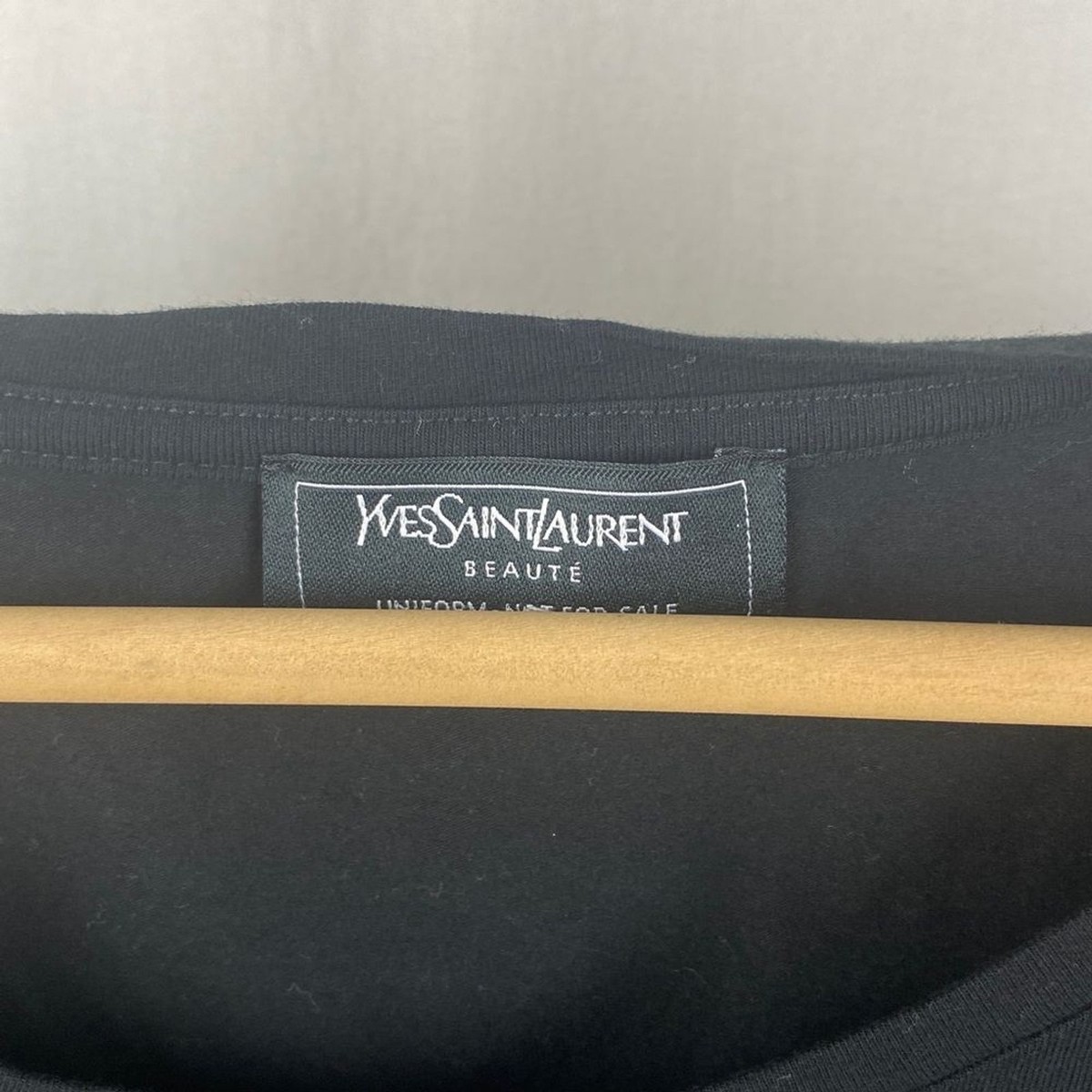 Yves Saint Laurent Beaute - Yves Saint Laurent ロンＴ ロゴ ブラック Yves Saint Laurent YSL Beaute' Black Long Sleeve Logo Print Tee T